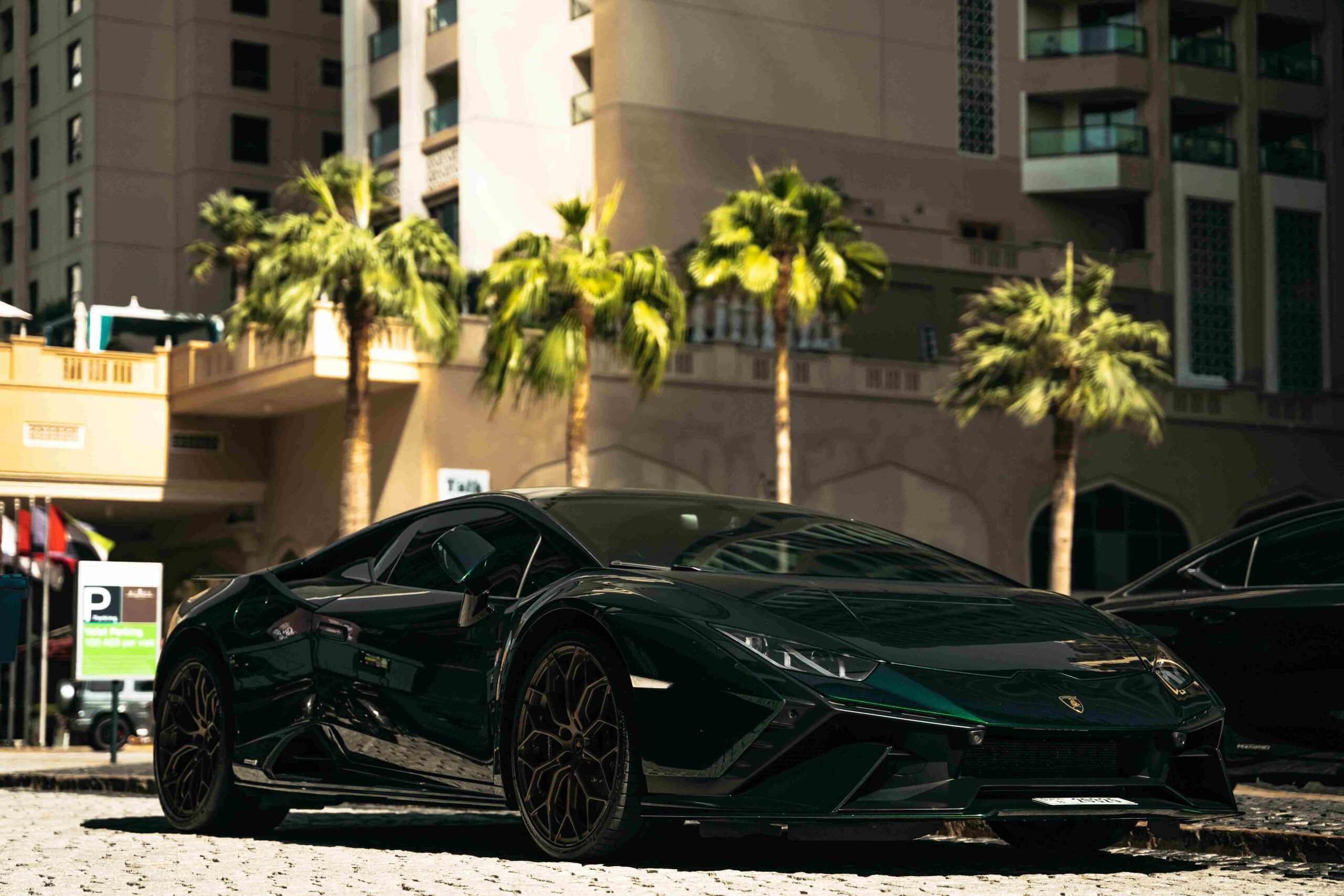 Monthly Car Rental Dubai: Why More Drivers Are Choosing Long-Term Rentals Over Car Ownership